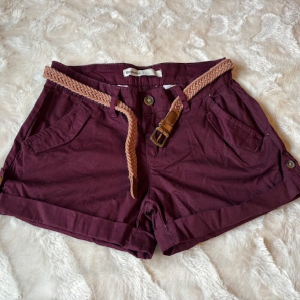 2/$40 Bluenotes Low Rise Shortie Burgundy Shorts with Belt Ladies/Junior Size 1